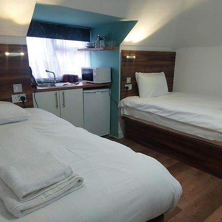 סלאו Heathrow-Windsor Guest House מראה חיצוני תמונה