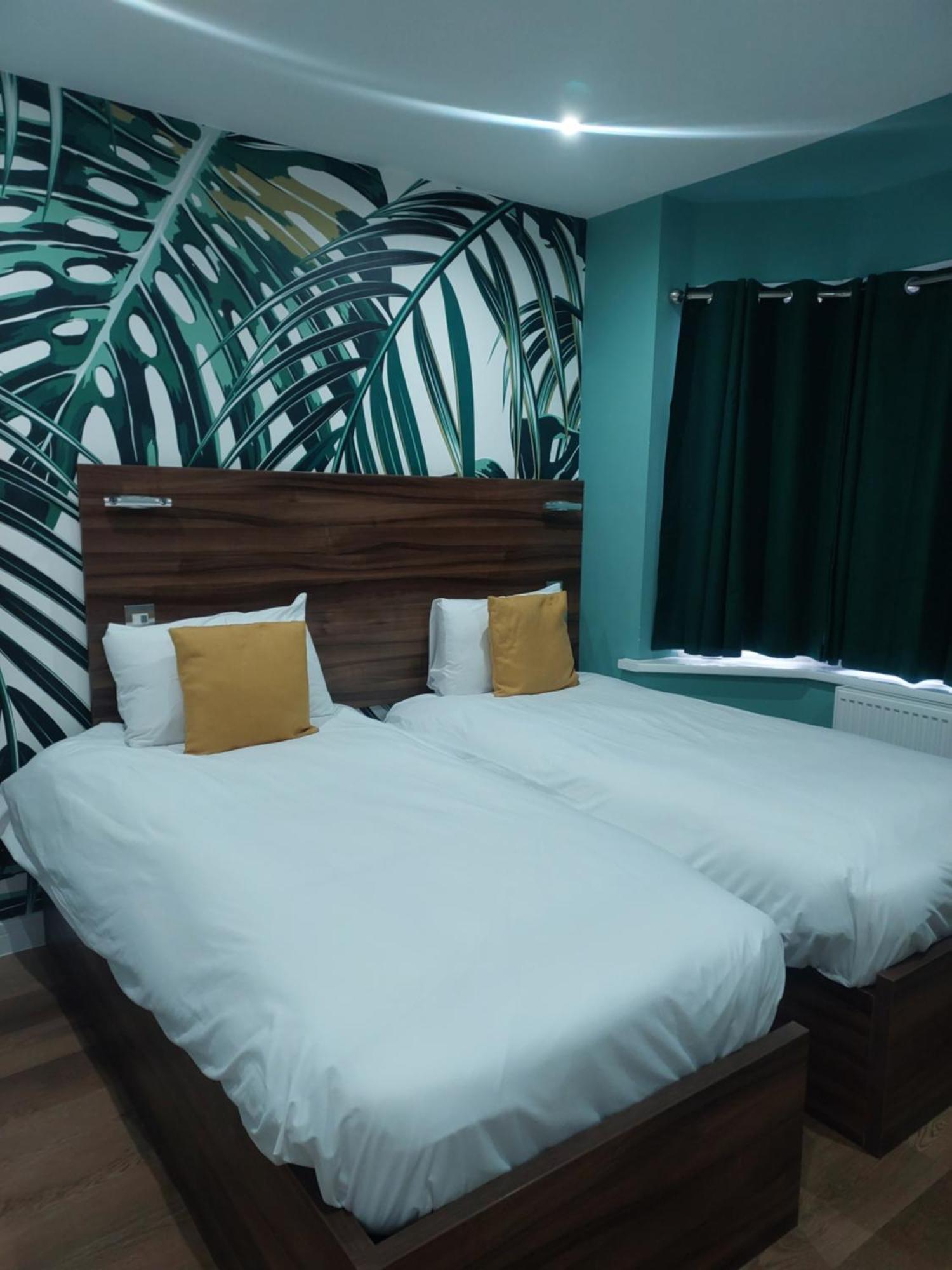 סלאו Heathrow-Windsor Guest House מראה חיצוני תמונה