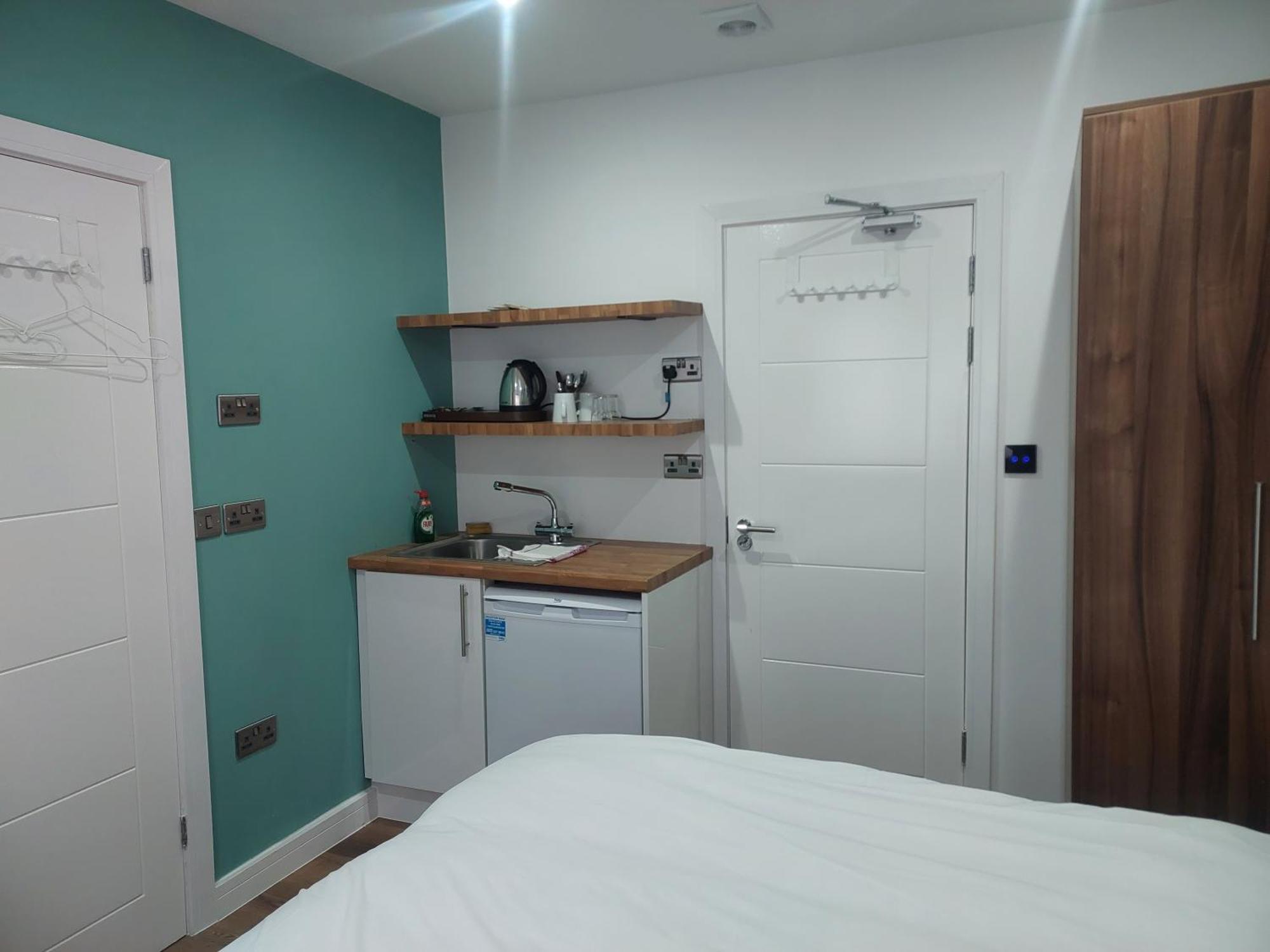 סלאו Heathrow-Windsor Guest House מראה חיצוני תמונה