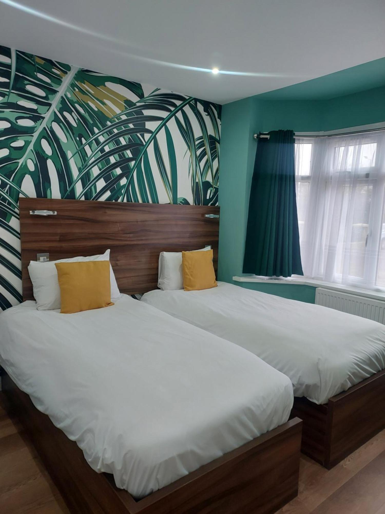 סלאו Heathrow-Windsor Guest House מראה חיצוני תמונה