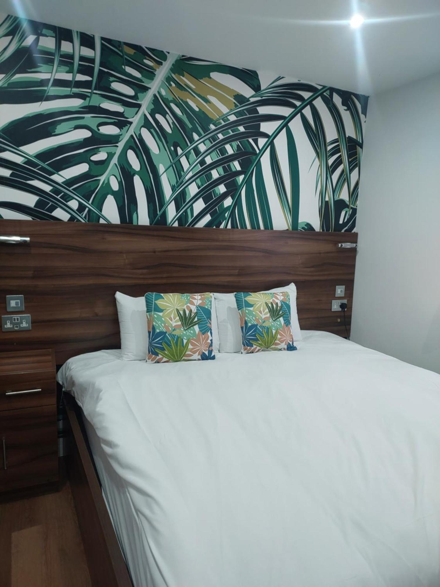 סלאו Heathrow-Windsor Guest House מראה חיצוני תמונה