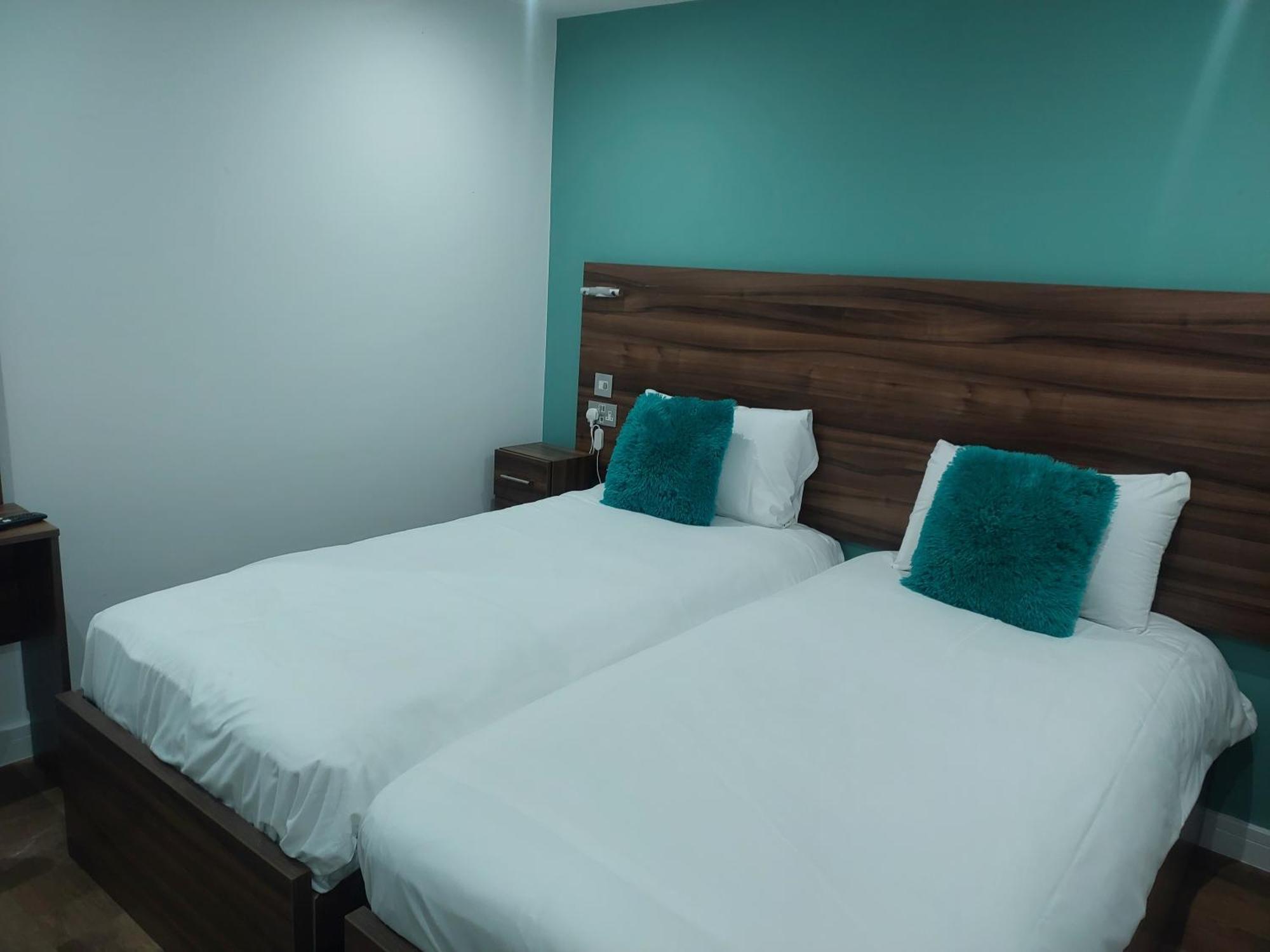 סלאו Heathrow-Windsor Guest House מראה חיצוני תמונה