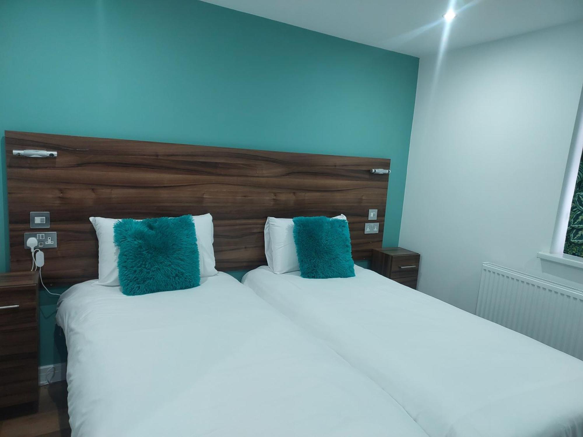 סלאו Heathrow-Windsor Guest House מראה חיצוני תמונה