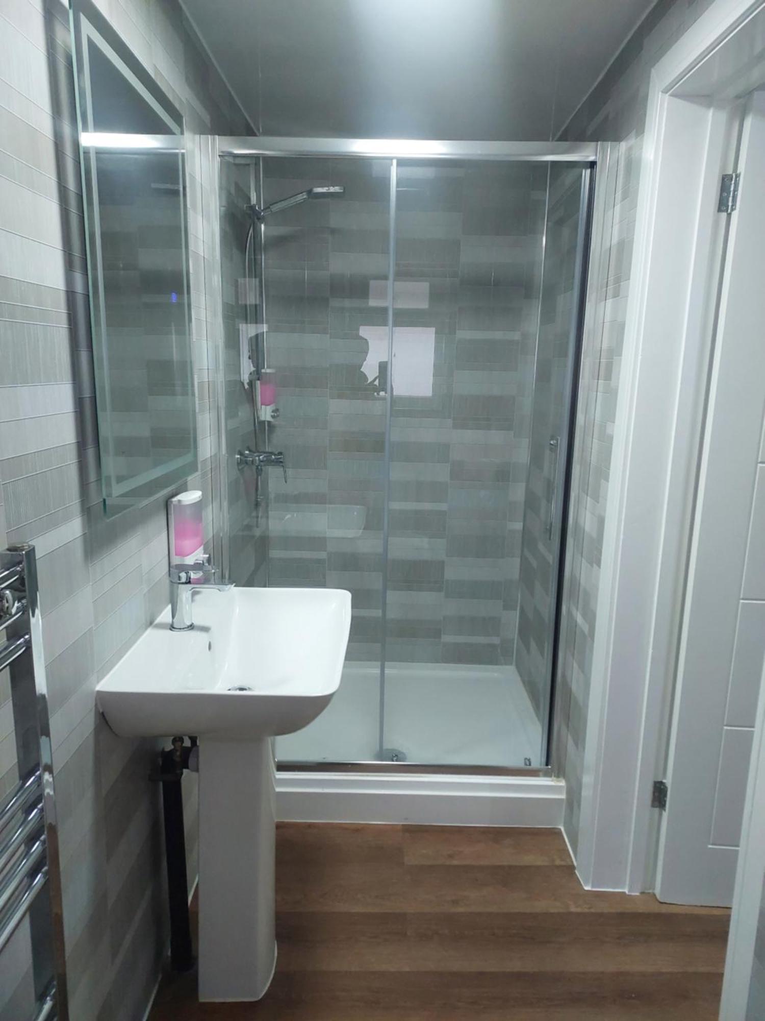 סלאו Heathrow-Windsor Guest House מראה חיצוני תמונה