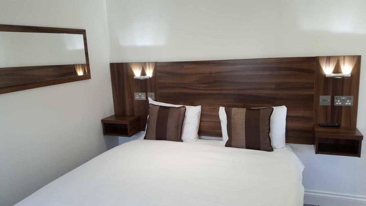 סלאו Heathrow-Windsor Guest House מראה חיצוני תמונה