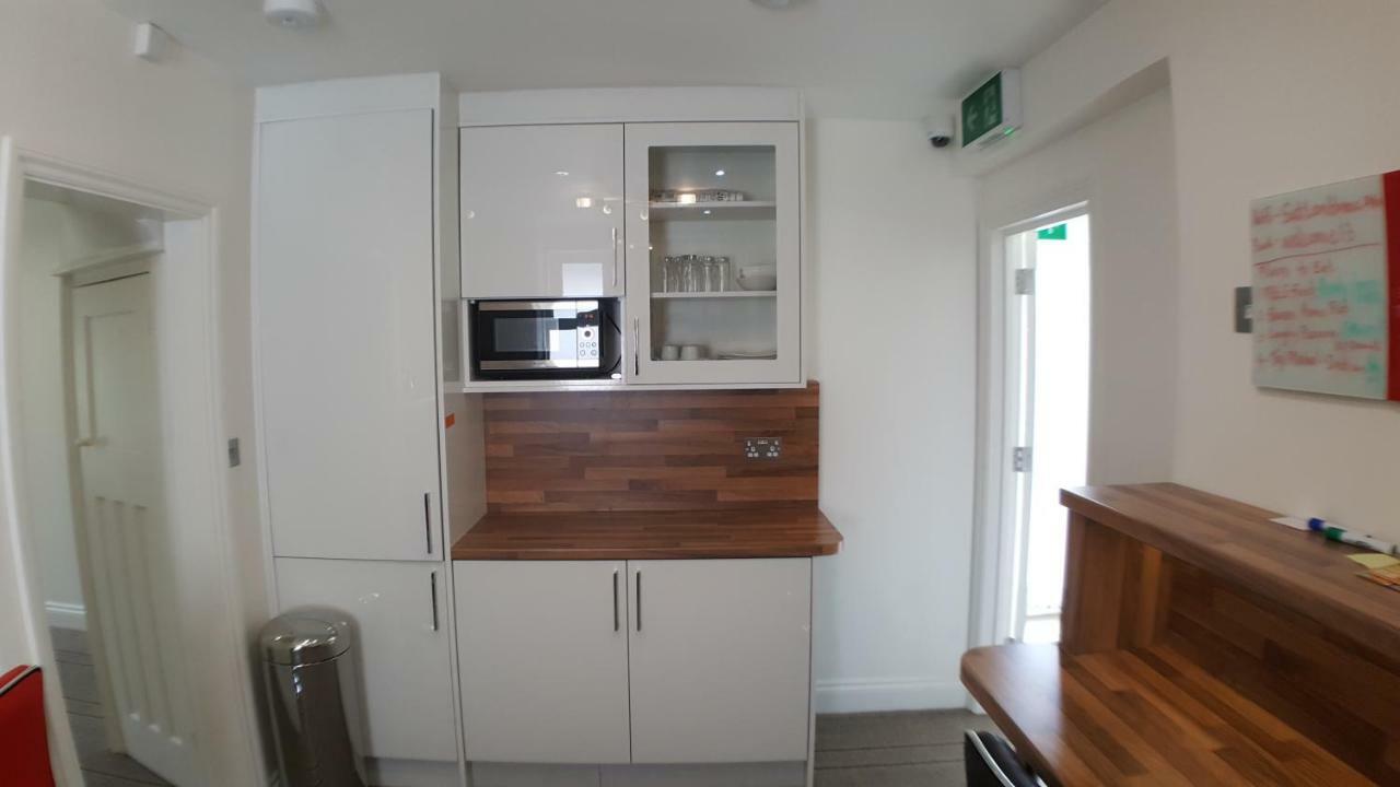 סלאו Heathrow-Windsor Guest House מראה חיצוני תמונה