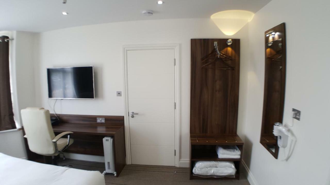סלאו Heathrow-Windsor Guest House מראה חיצוני תמונה