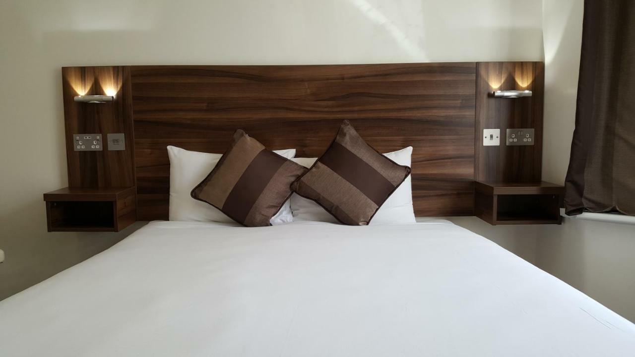 סלאו Heathrow-Windsor Guest House מראה חיצוני תמונה