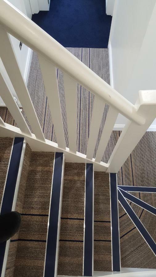סלאו Heathrow-Windsor Guest House מראה חיצוני תמונה