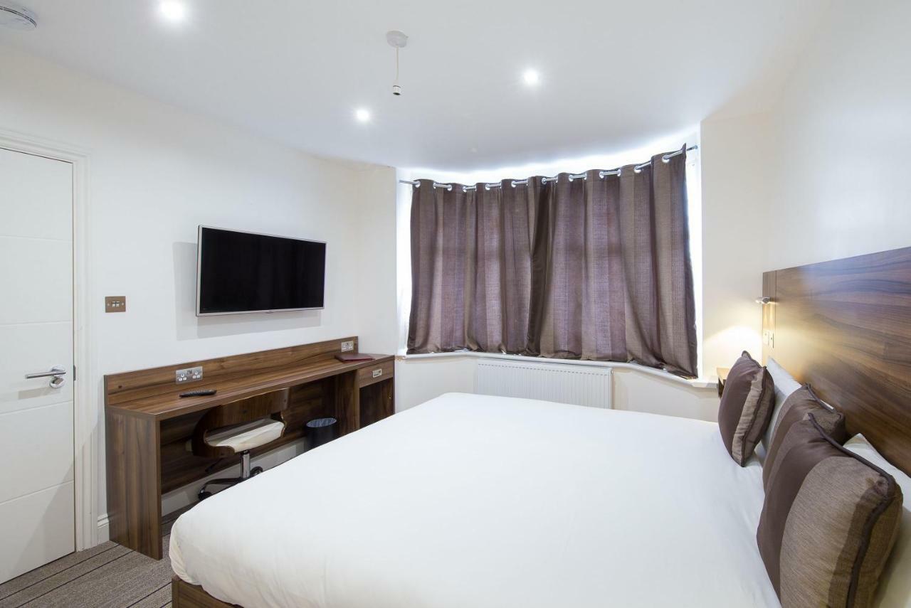 סלאו Heathrow-Windsor Guest House מראה חיצוני תמונה