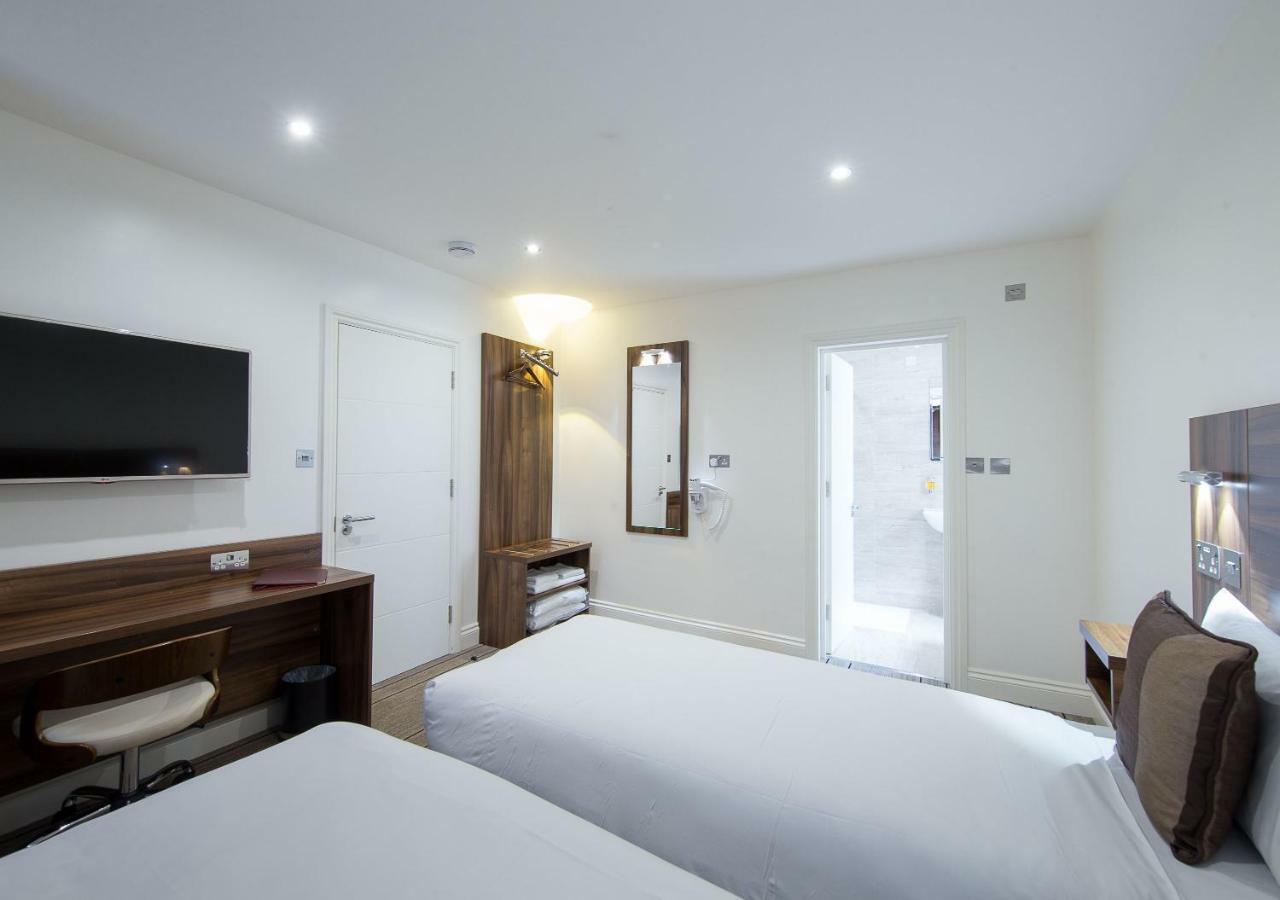 סלאו Heathrow-Windsor Guest House מראה חיצוני תמונה