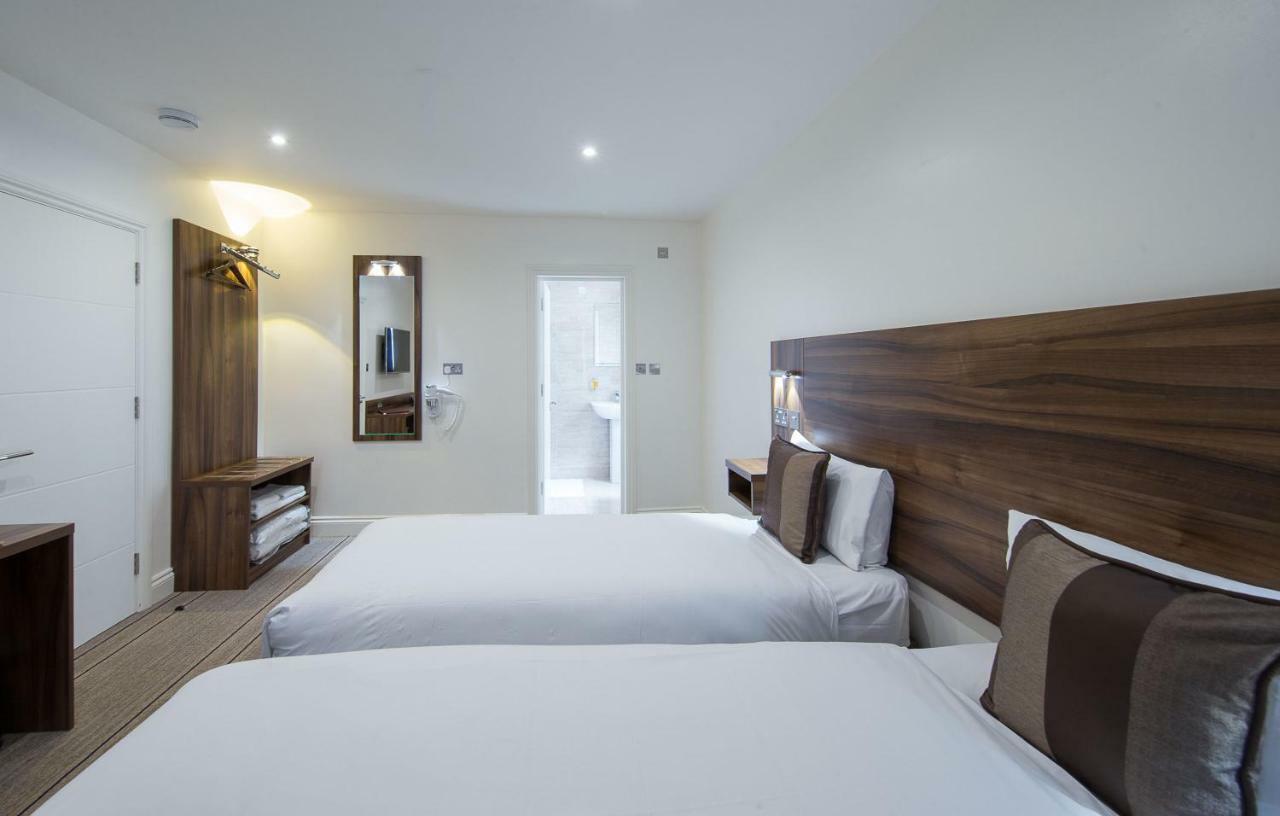סלאו Heathrow-Windsor Guest House מראה חיצוני תמונה