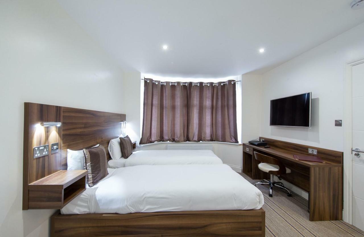 סלאו Heathrow-Windsor Guest House מראה חיצוני תמונה