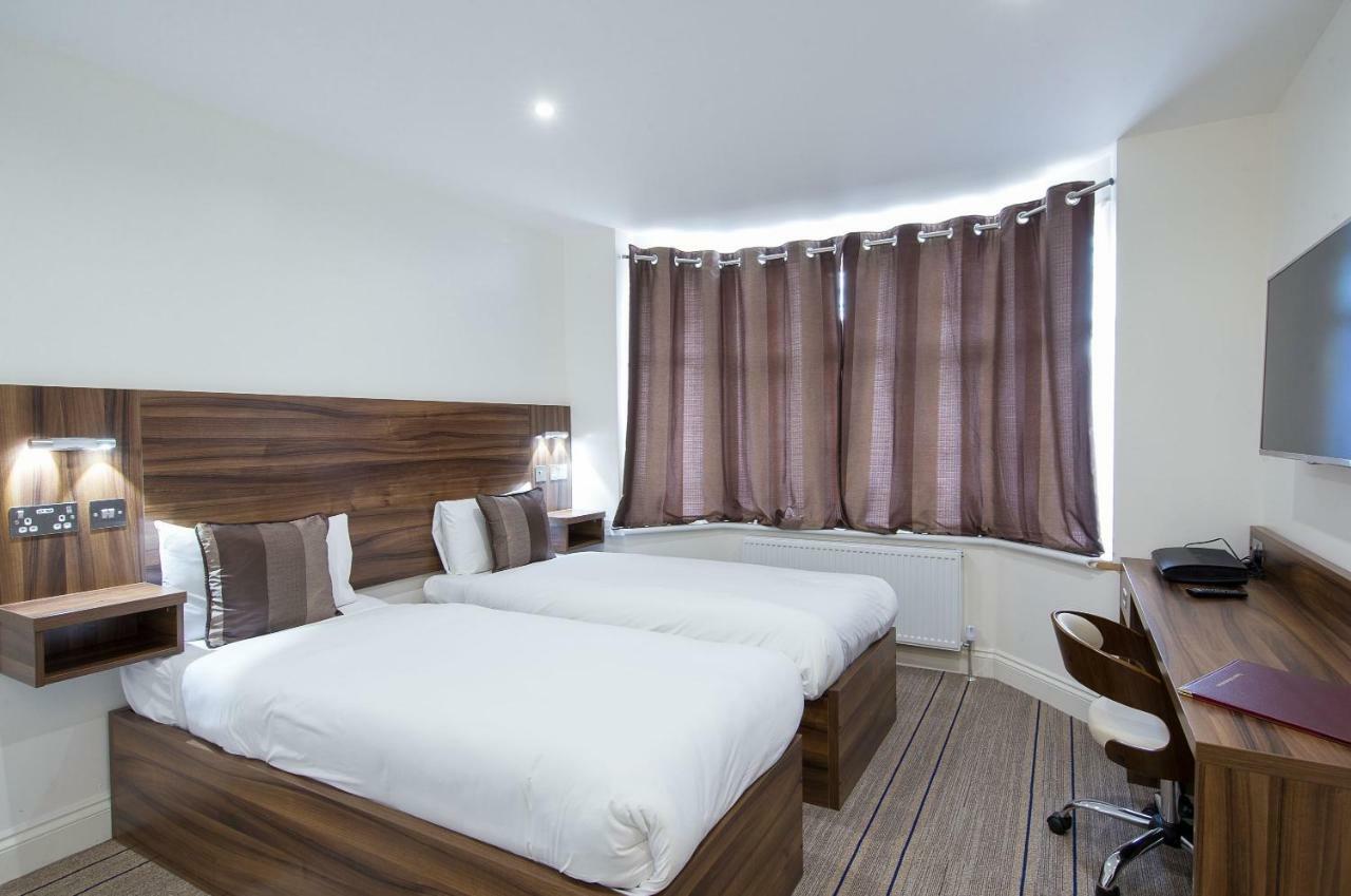 סלאו Heathrow-Windsor Guest House מראה חיצוני תמונה
