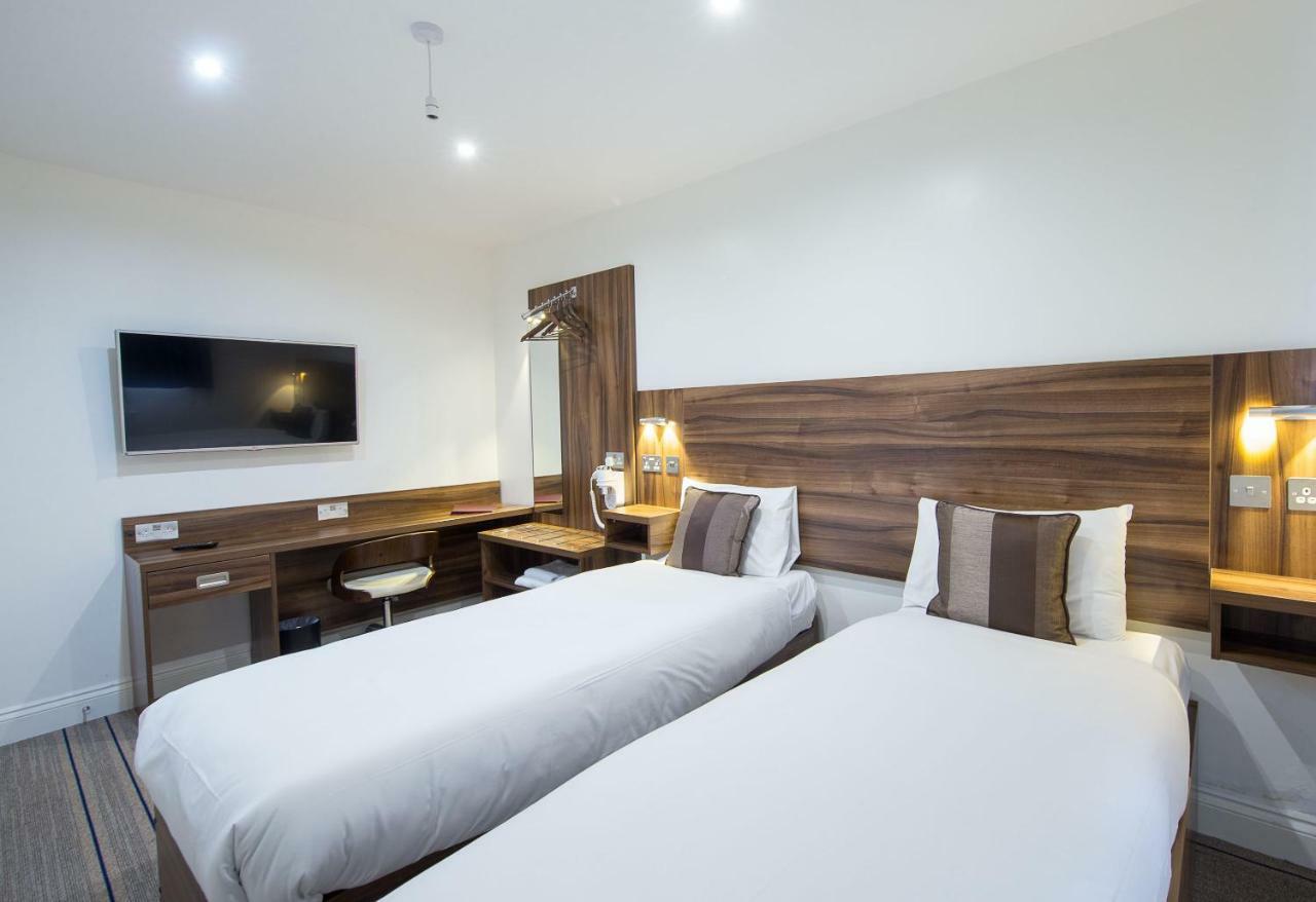 סלאו Heathrow-Windsor Guest House מראה חיצוני תמונה