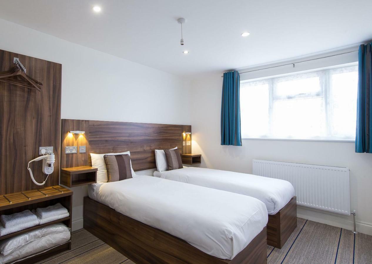 סלאו Heathrow-Windsor Guest House מראה חיצוני תמונה