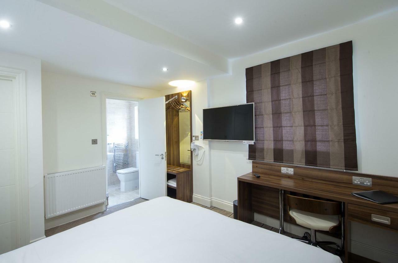 סלאו Heathrow-Windsor Guest House מראה חיצוני תמונה