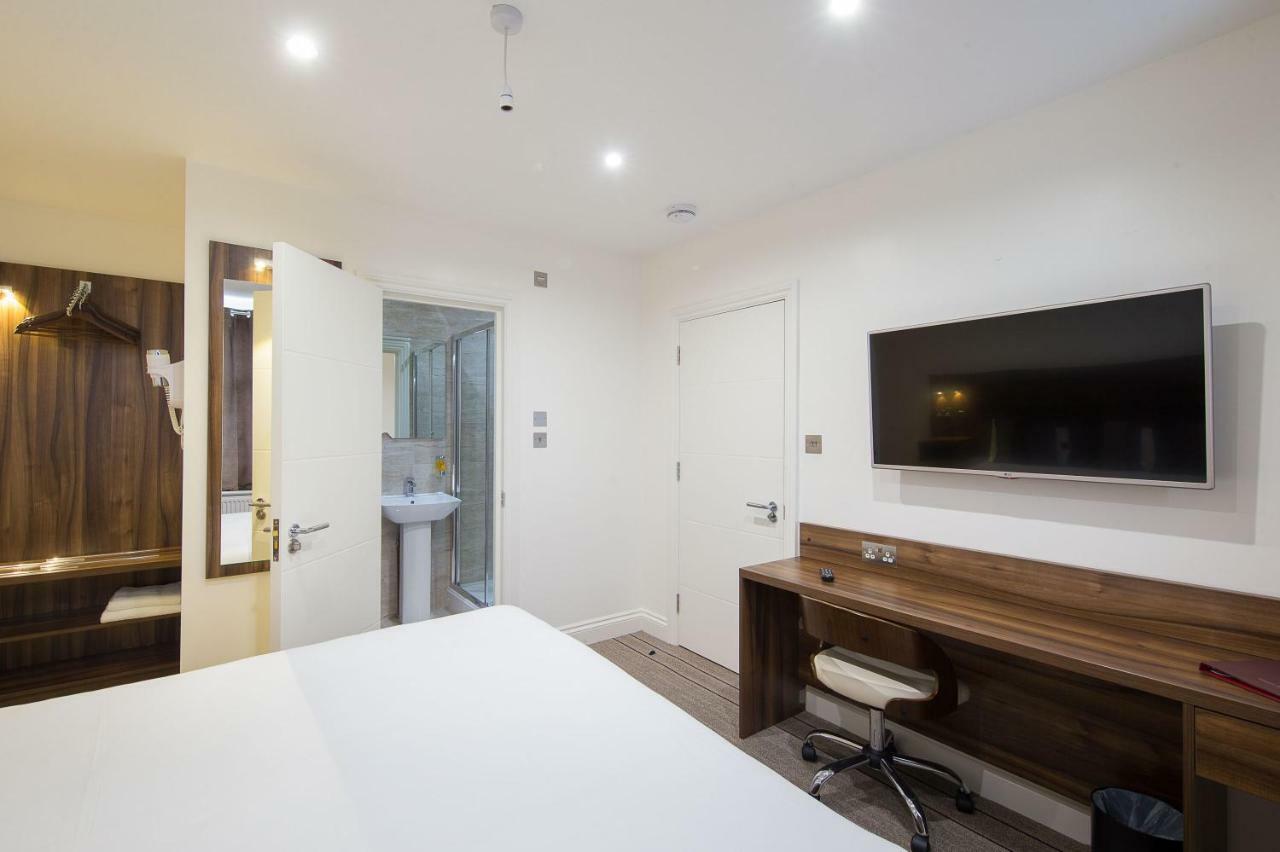 סלאו Heathrow-Windsor Guest House מראה חיצוני תמונה