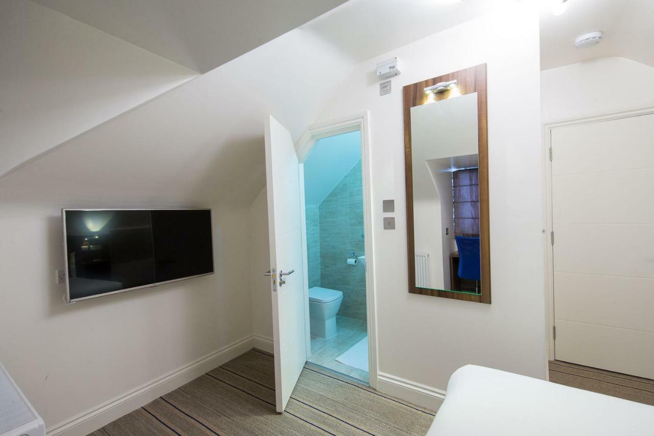 סלאו Heathrow-Windsor Guest House מראה חיצוני תמונה
